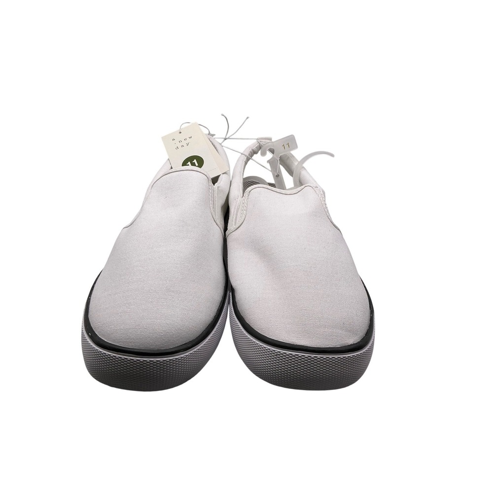 A New Day Womens White Canvas Slip On Sneakers Low Top Casual Shoes Size 11 NWT - Picture 2 of 2